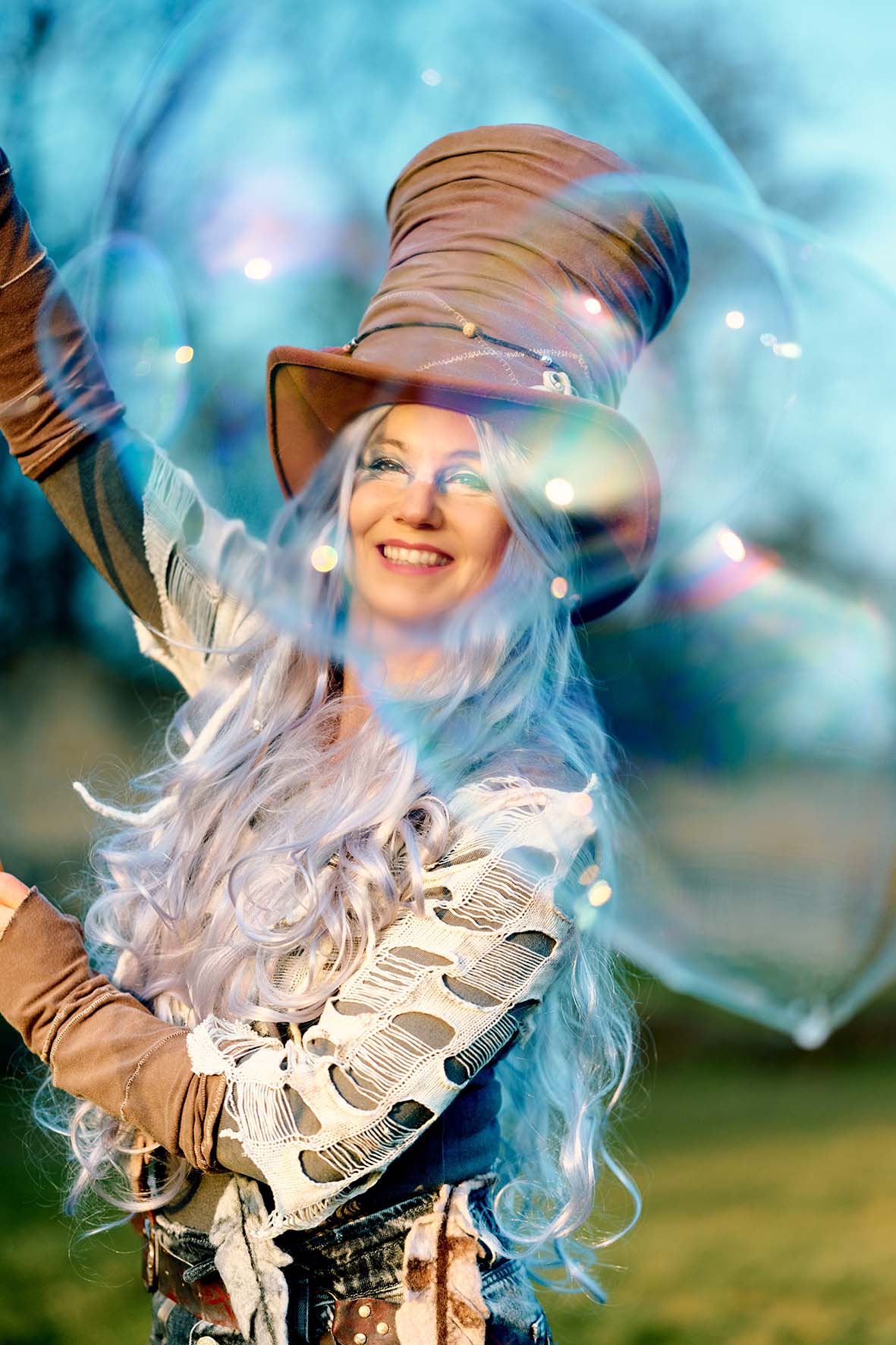 Soap Bubble Artist Petra Quednau